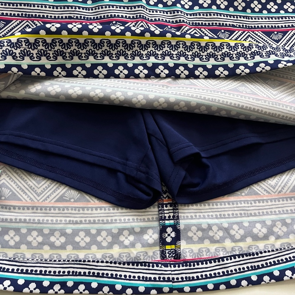 Vineyard Vines Patterned Performance Skort -Size … - image 7